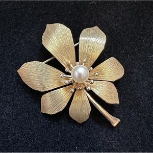 Mid Century Modern Krementz Flower Pin Gold Overlay w/ Pearl